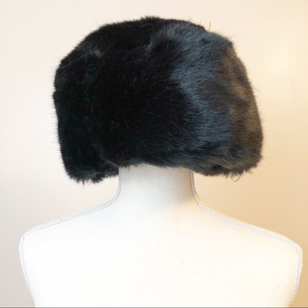 BooHoo: Faux Fur Hat